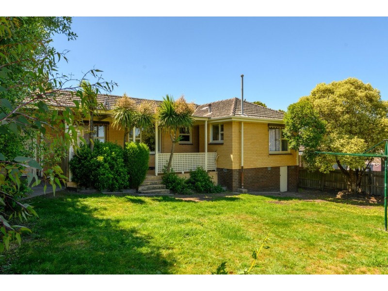 11 Hillside Drive, Ballarat North VIC 3350