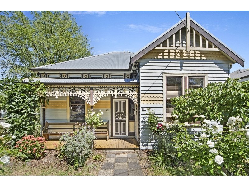 201 Clyde Street, Soldiers Hill VIC 3350