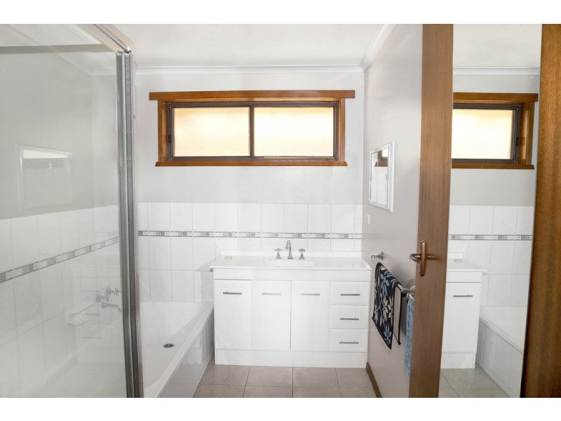 4 Cromwell Street, Sebastopol VIC 3356