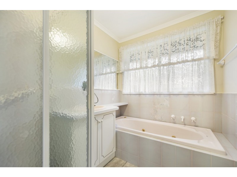 1/24 Jasmine Drive, Delacombe VIC 3356