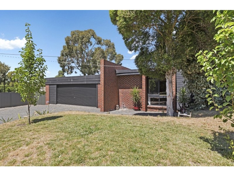 7-9 Hale Avenue, Mount Clear VIC 3350