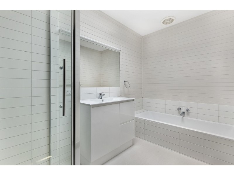 7-9 Hale Avenue, Mount Clear VIC 3350