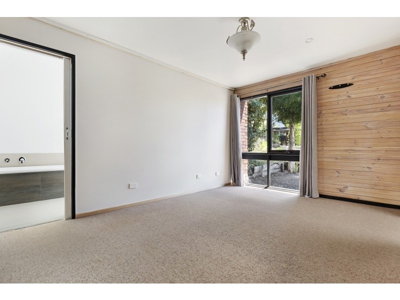 7-9 Hale Avenue, Mount Clear VIC 3350
