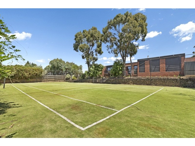 7-9 Hale Avenue, Mount Clear VIC 3350