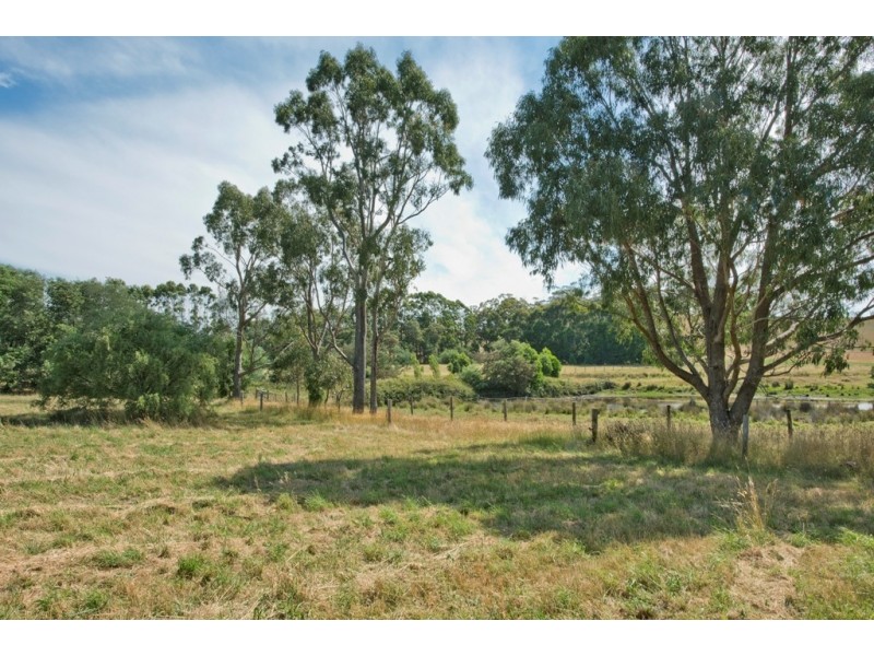 17 Sucklings Road, Langdons Hill VIC 3363