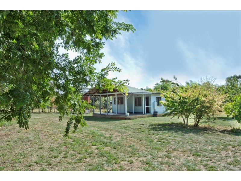 17 Sucklings Road, Langdons Hill VIC 3363