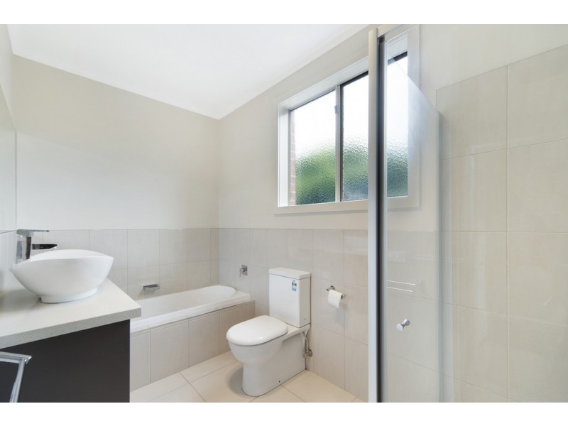 2 Jenola Court, Canadian VIC 3350