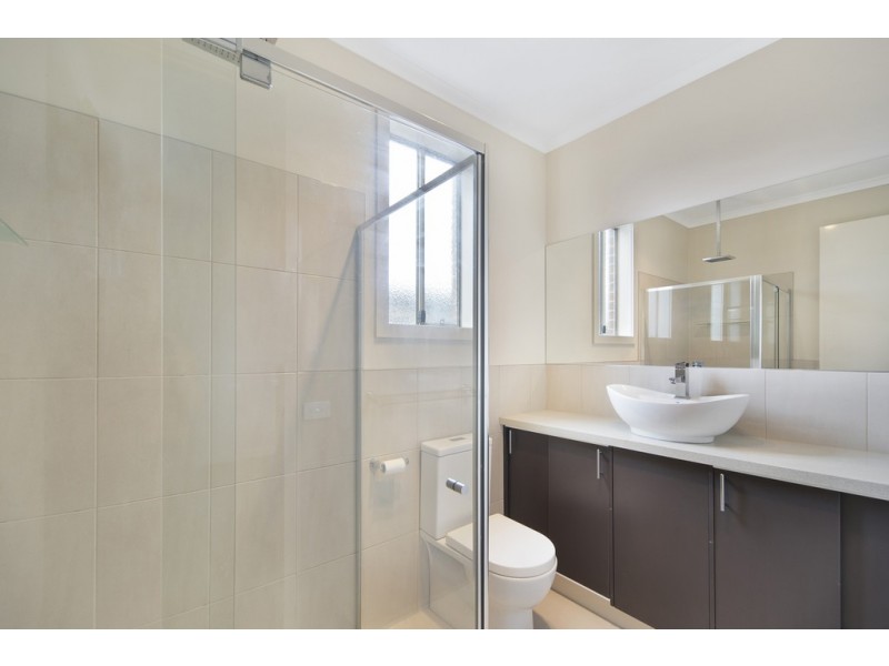 2 Jenola Court, Canadian VIC 3350