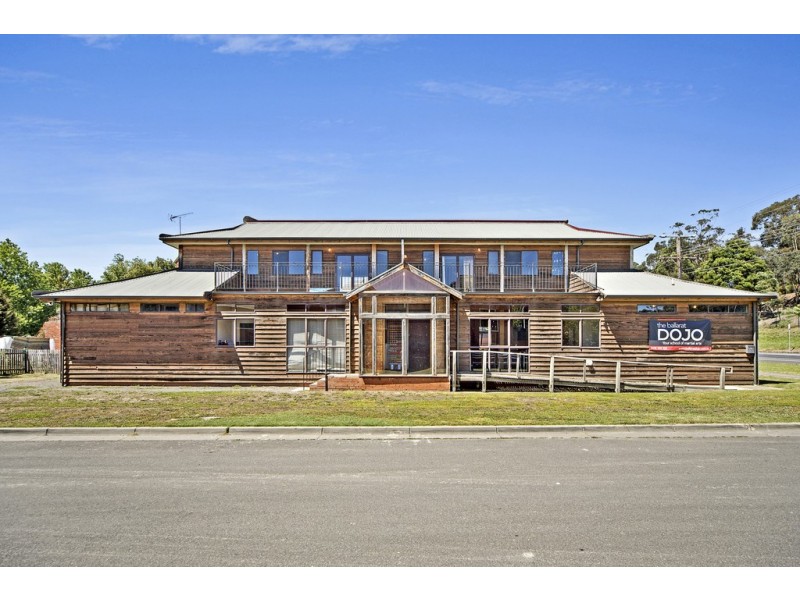 601 Main Road, Golden Point VIC 3350