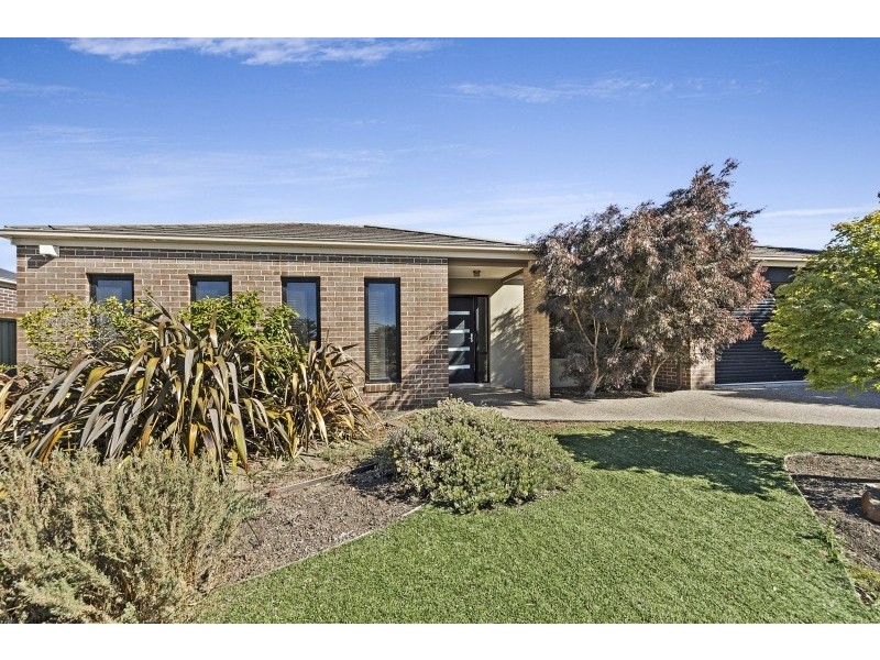 21 Macarthur Park Boulevard, Miners Rest VIC 3352
