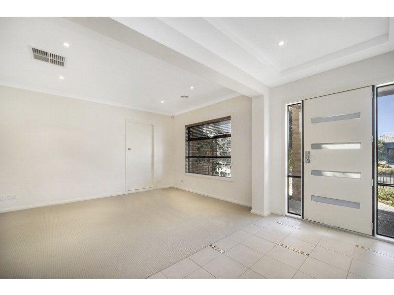 21 Macarthur Park Boulevard, Miners Rest VIC 3352