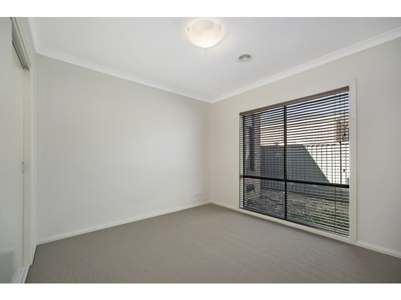 21 Macarthur Park Boulevard, Miners Rest VIC 3352