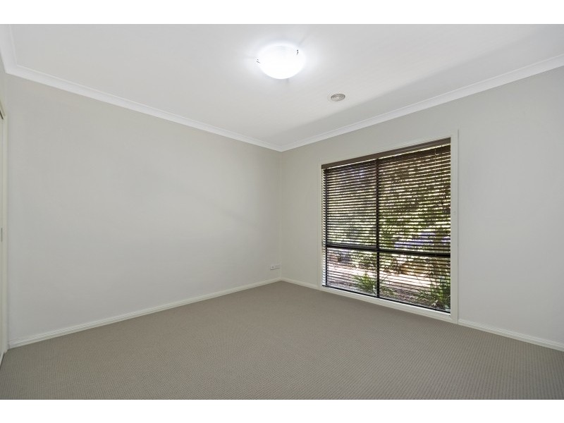 21 Macarthur Park Boulevard, Miners Rest VIC 3352