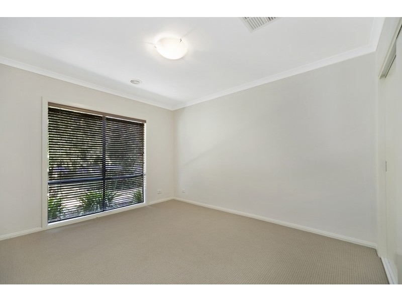 21 Macarthur Park Boulevard, Miners Rest VIC 3352