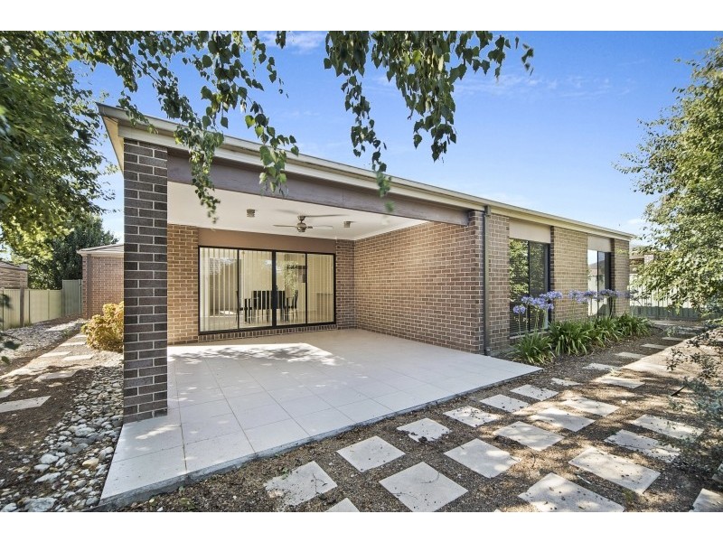21 Macarthur Park Boulevard, Miners Rest VIC 3352