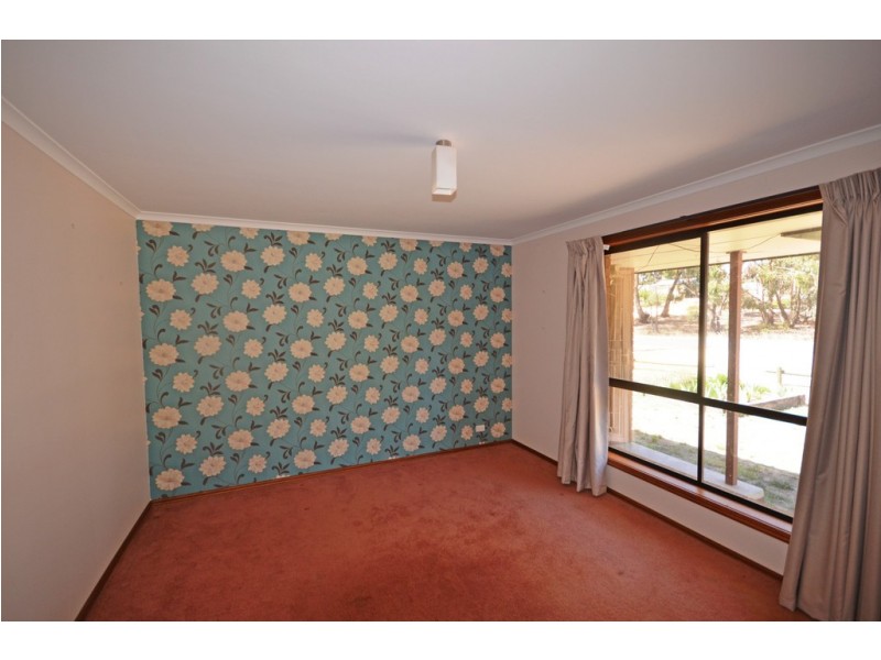 27 Mountain View Street, Avoca VIC 3467