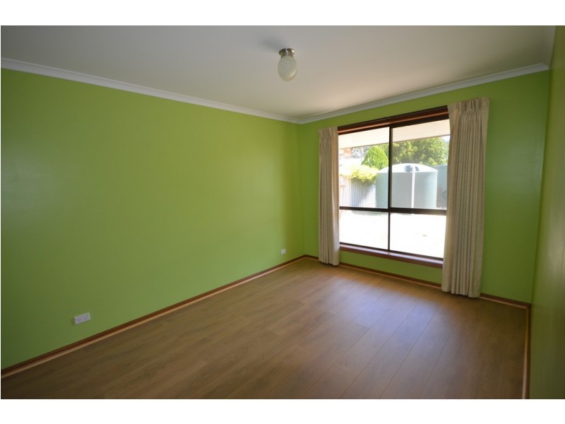 27 Mountain View Street, Avoca VIC 3467