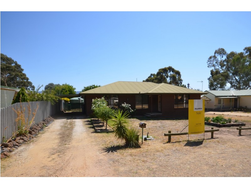 27 Mountain View Street, Avoca VIC 3467