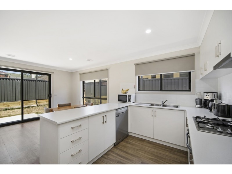 14 Nader Close, Redan VIC 3350