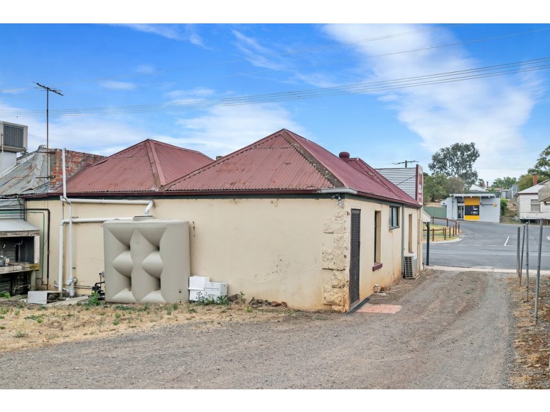 17 Montgomery Street, Skipton VIC 3361