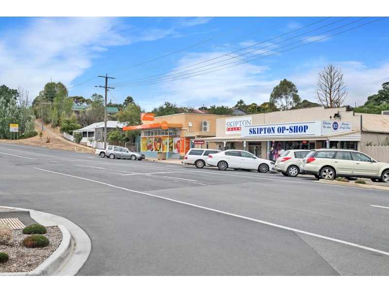 17 Montgomery St, Skipton VIC 3361