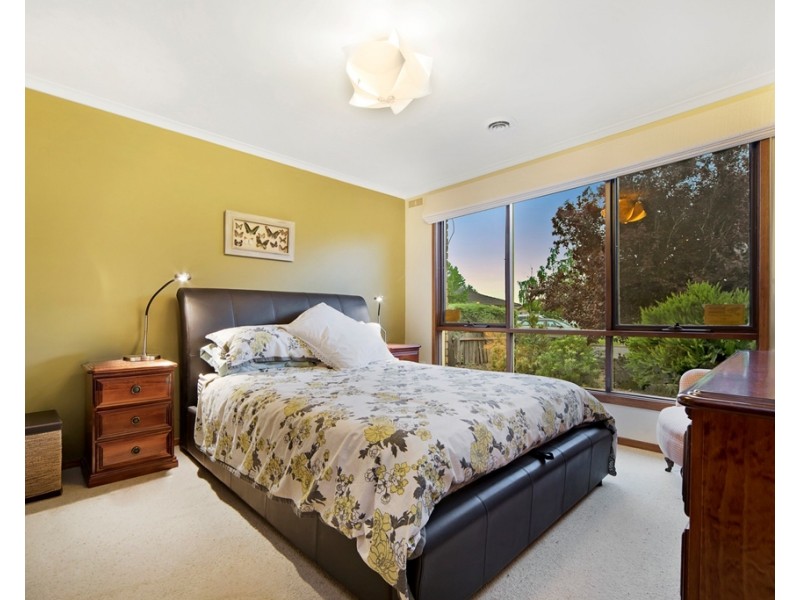 18 Elaine Avenue, Alfredton VIC 3350