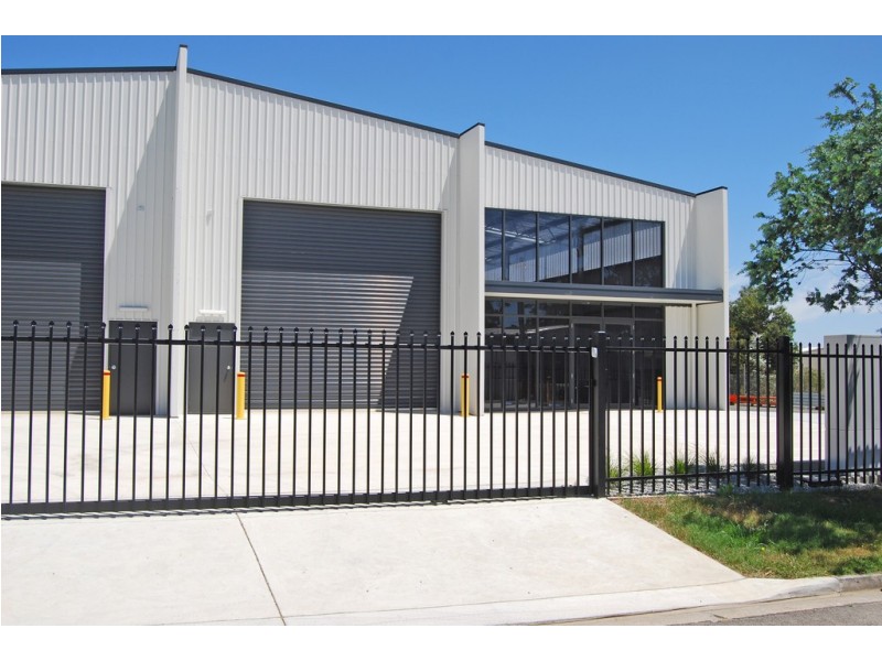 2/24-26 Butt Street, Canadian VIC 3350