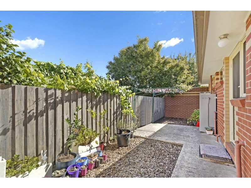 2/199 Yarrowee Street, Sebastopol VIC 3356