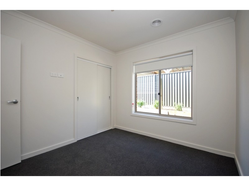 2/111 Leith Street, Redan VIC 3350