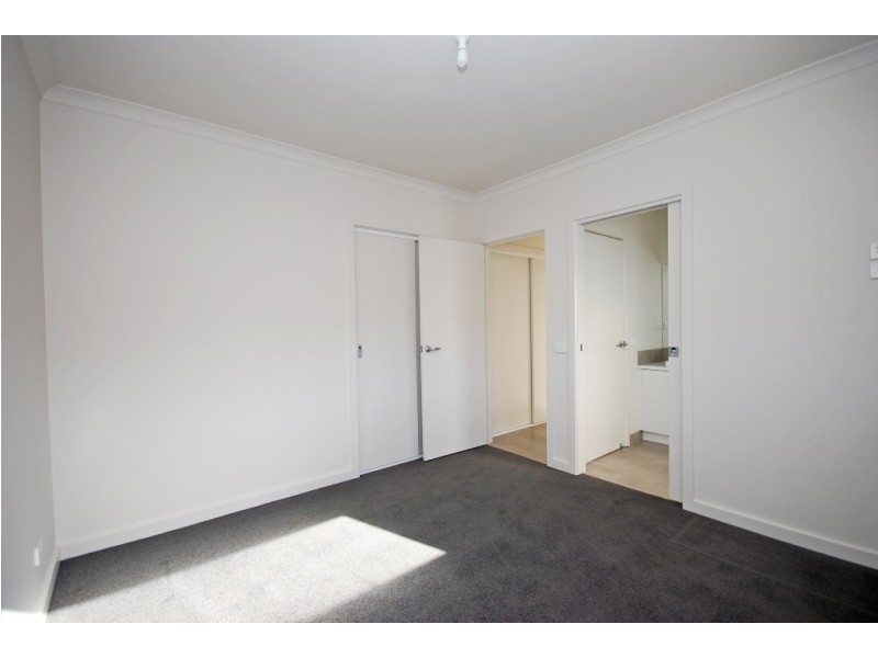 2/111 Leith Street, Redan VIC 3350