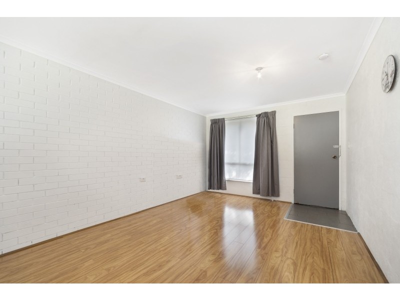 15/10 Simpson Street, Black Hill VIC 3350