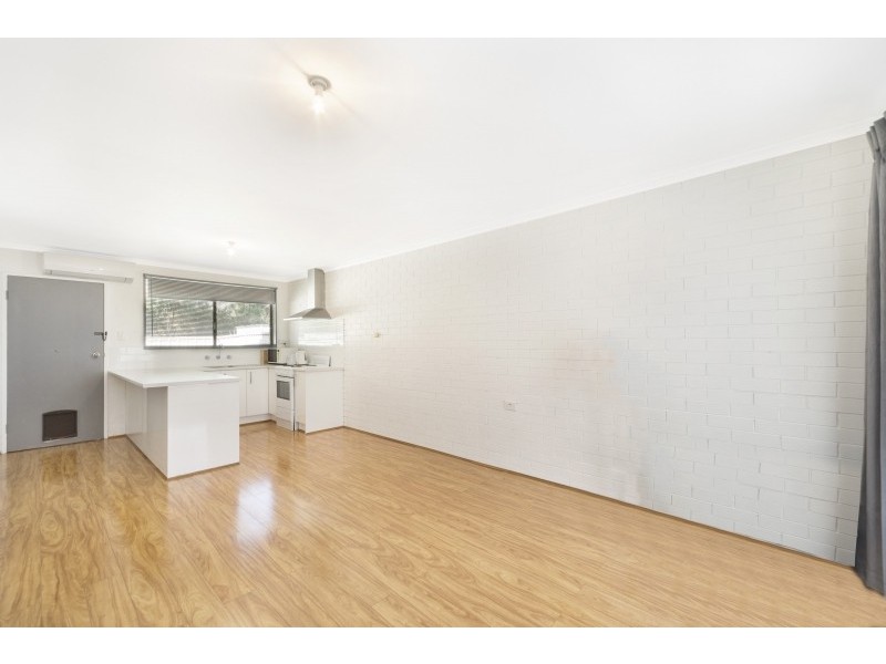 15/10 Simpson Street, Black Hill VIC 3350