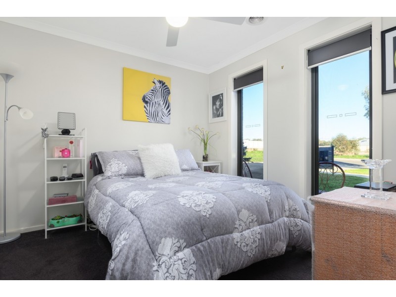 27 Horwood Drive, Canadian VIC 3350