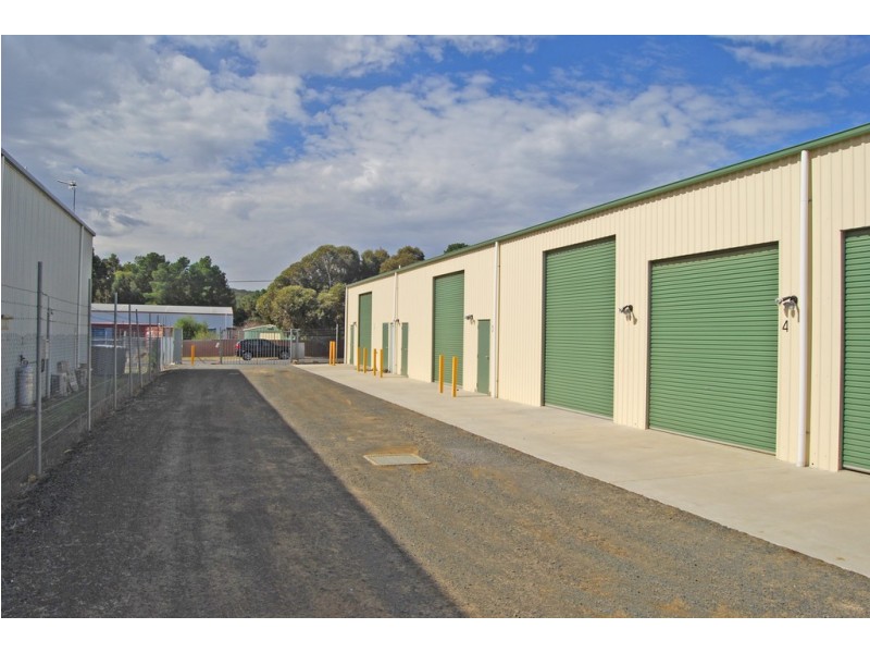 2/34 Butt Street, Canadian VIC 3350