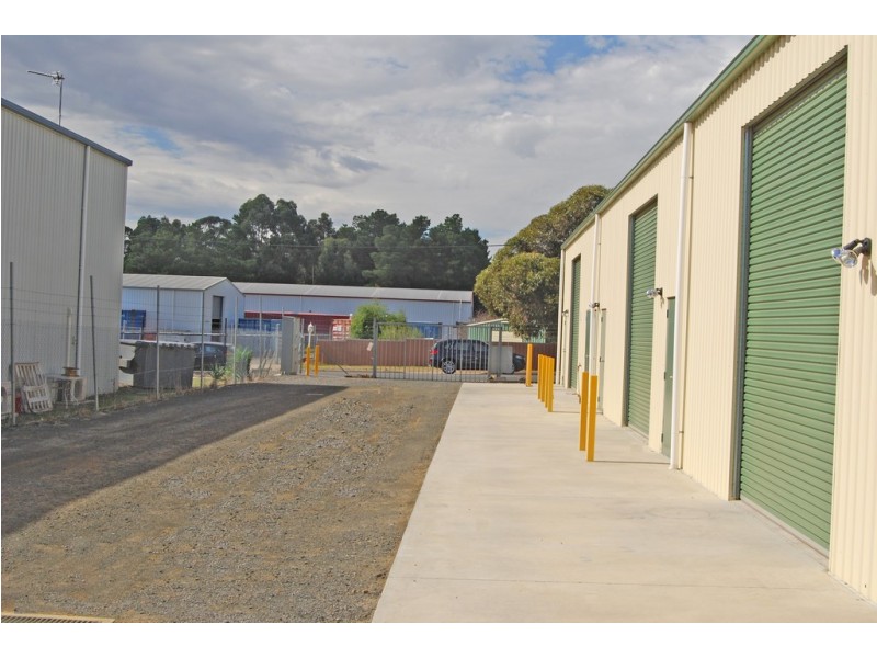 2/34 Butt Street, Canadian VIC 3350