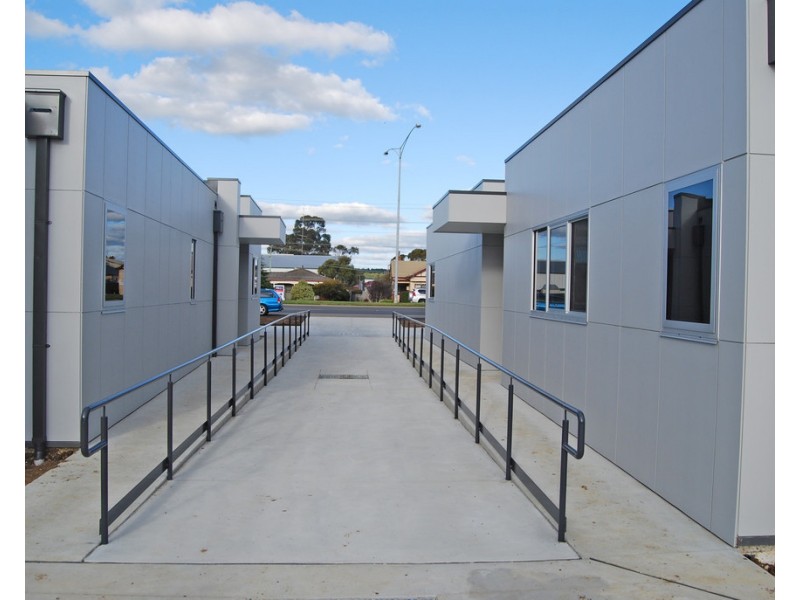 2/140 Albert Street, Sebastopol VIC 3356