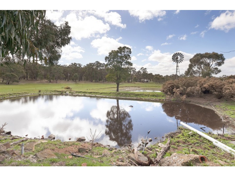 87 Finchs Road, Smythes Creek VIC 3351