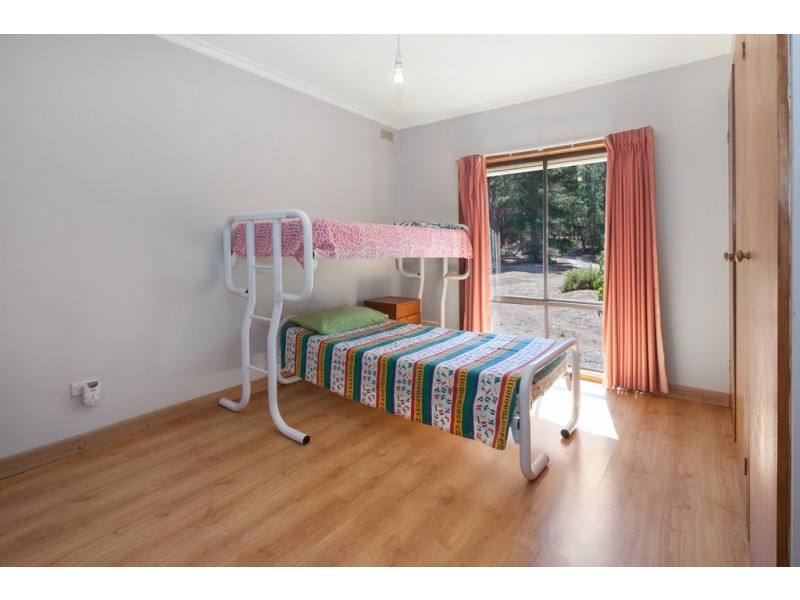 83 Rowlers Road, Snake Valley VIC 3351