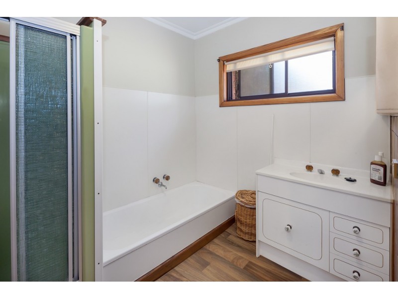 83 Rowlers Road, Snake Valley VIC 3351