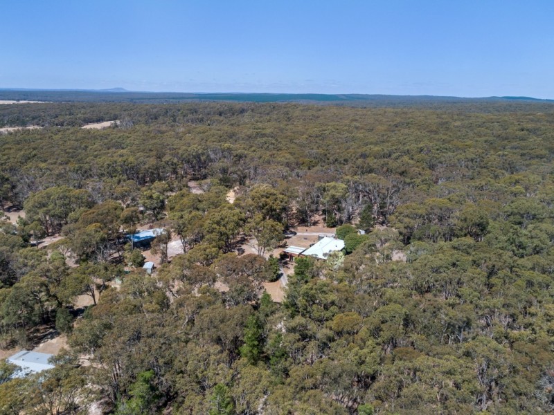 83 Rowlers Road, Snake Valley VIC 3351