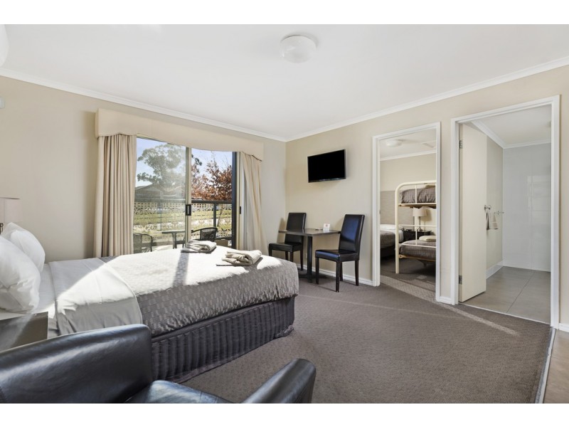 16 Victoria Street, Bakery Hill VIC 3350