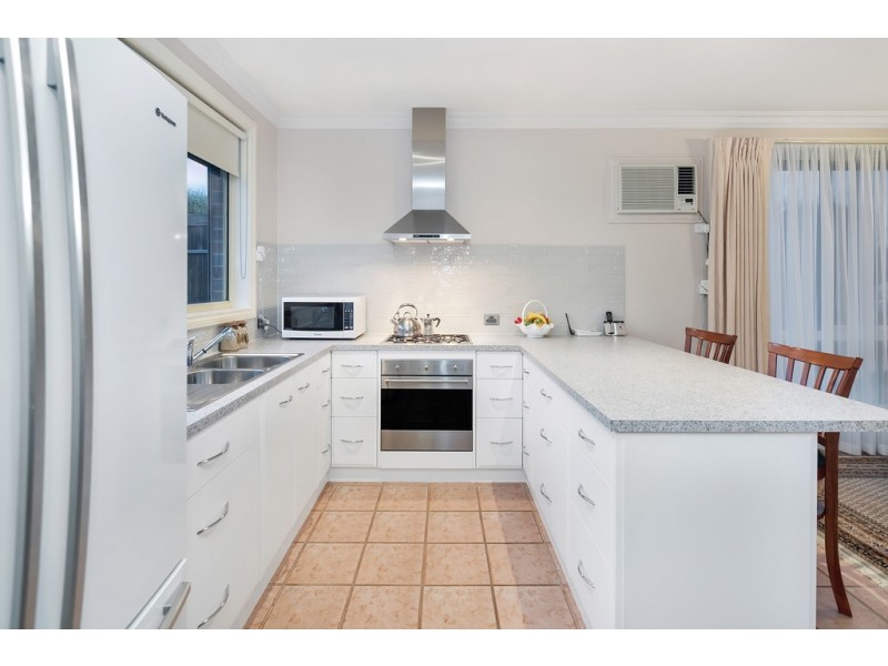 1/232 Humffray Street North, Brown Hill VIC 3350