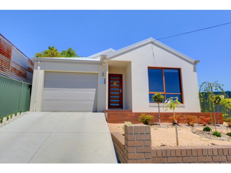 12 Ford Street, Ballarat East VIC 3350