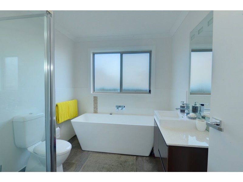 12 Ford Street, Ballarat East VIC 3350