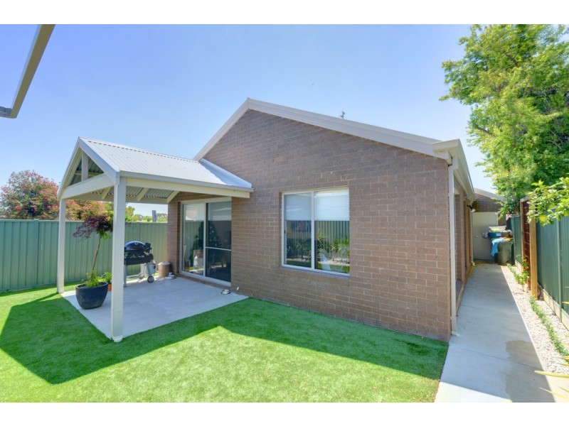 12 Ford Street, Ballarat East VIC 3350