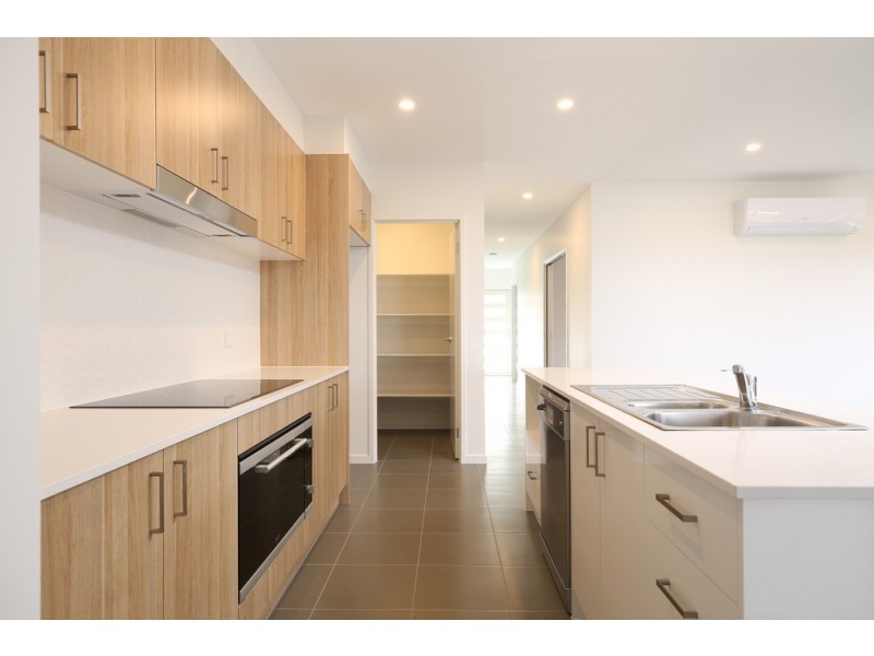 93 Ascot Gardens Drive, Delacombe VIC 3356