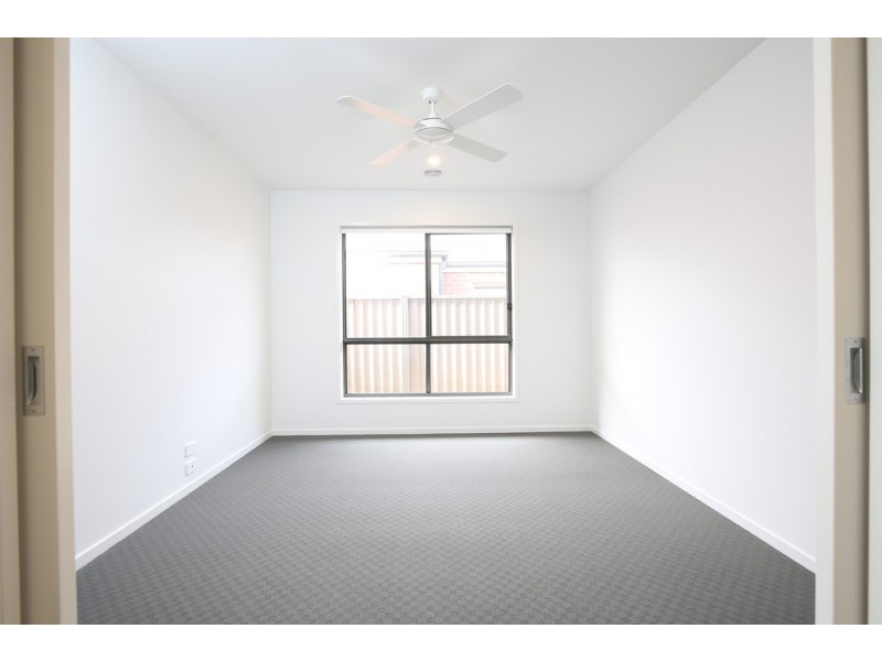 93 Ascot Gardens Drive, Delacombe VIC 3356