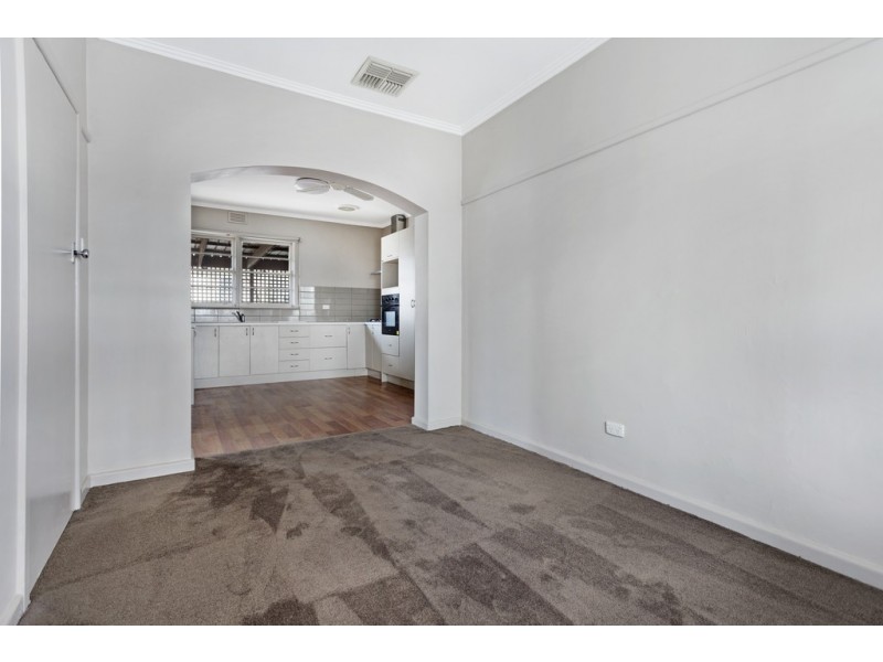 41 Maple Avenue, Wendouree VIC 3355