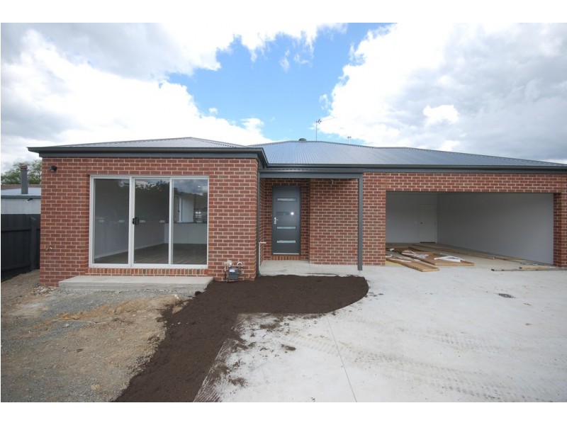 2A/8 Thompson Street, Brown Hill VIC 3350