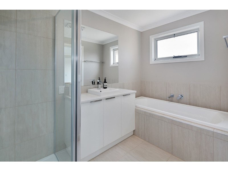 3/8 Thompson Street, Brown Hill VIC 3350